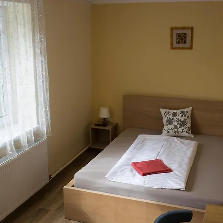 Petoefi Vendeghaz Pensiune Eger