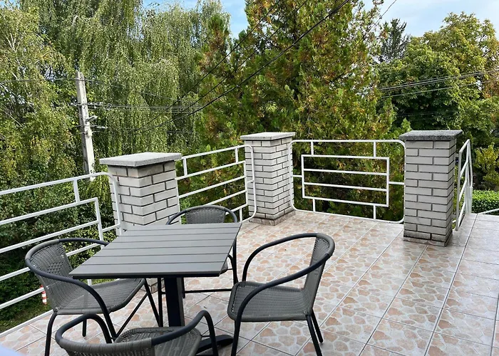 Petoefi Vendeghaz 3* Έγκερ