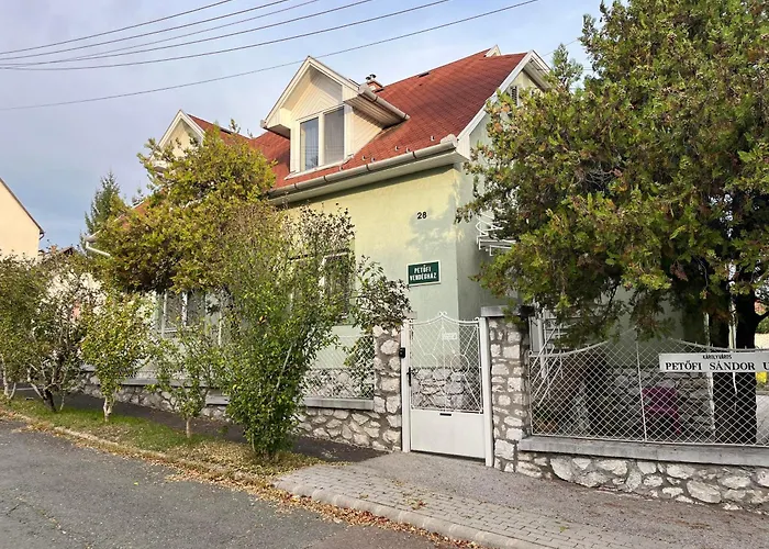 Petoefi Vendeghaz Έγκερ